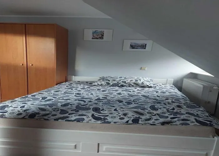 In Near Monte Cassino Street *